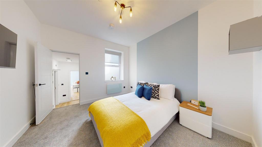 Flat 3 74 monthermer 1.jpg