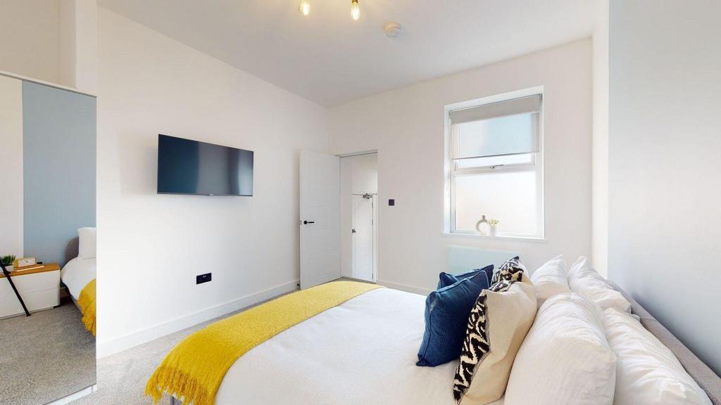 Flat 3 74 monthermer 2.jpg