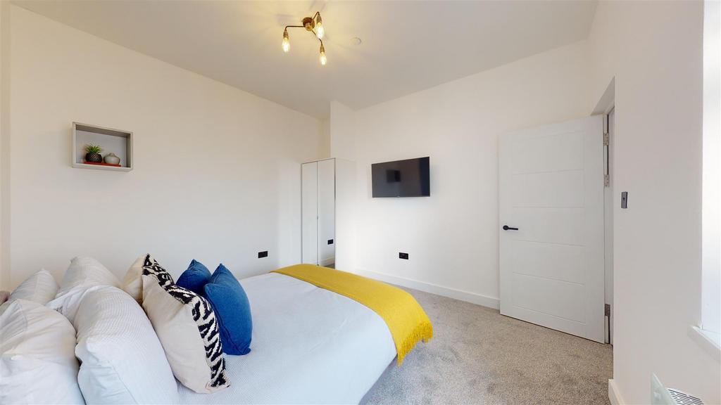 Flat 3 74 monthermer 3.jpg