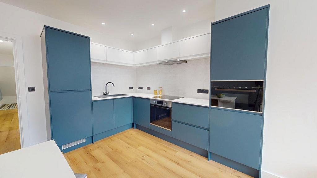 Flat 2 80 monthermer 4.jpg