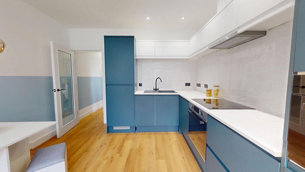 Flat 2 80 monthermer 7.jpg