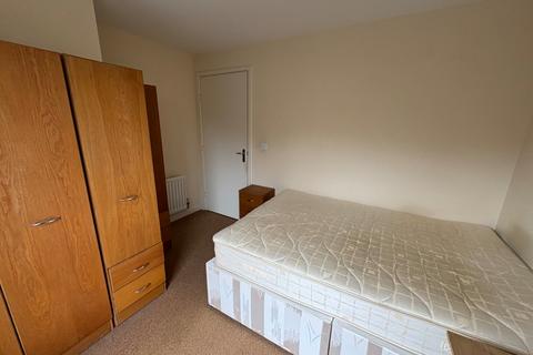 2 bedroom flat to rent, Beeches Bank, Sheffield, South Yorkshire, UK, S2