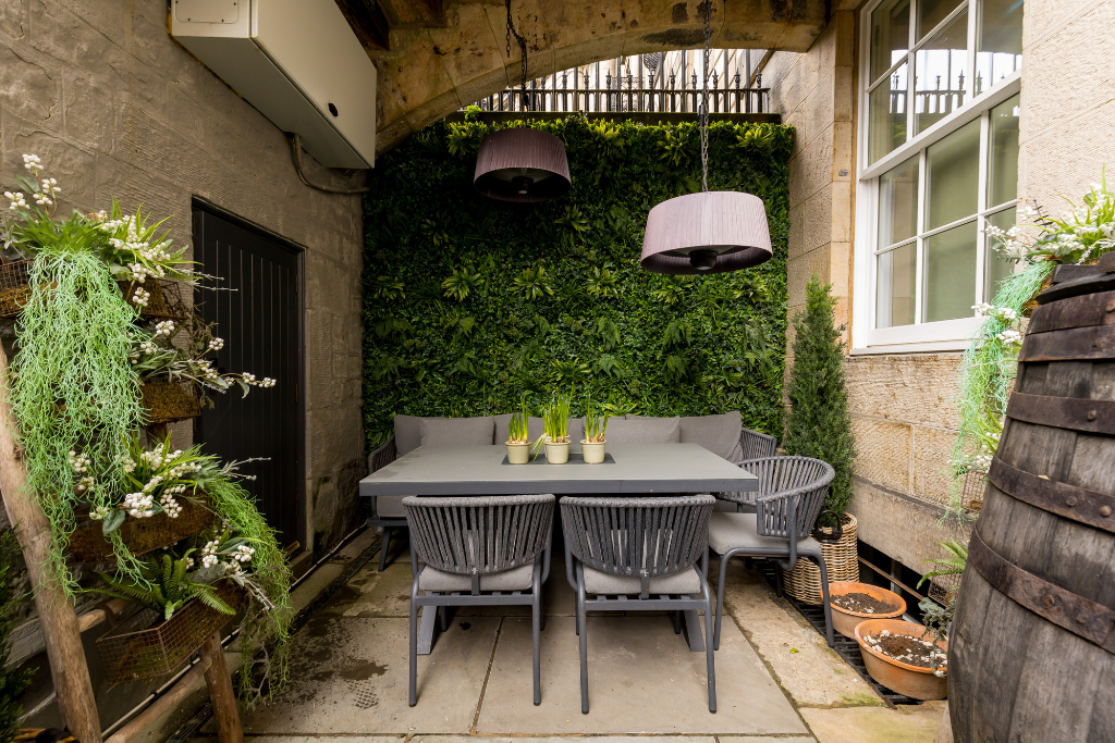 10 A Moray Place - Heated Courtyard