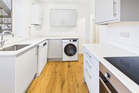 2 bedroom apartment to rent, Clifden Court, Twickenham