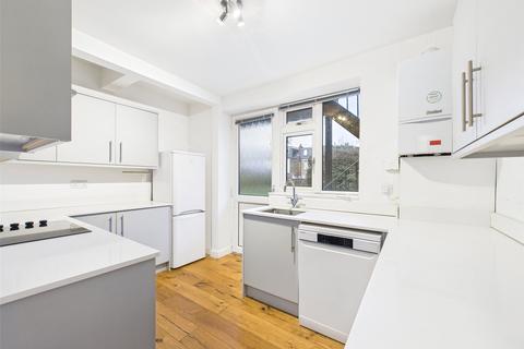 2 bedroom apartment to rent, Clifden Court, Twickenham
