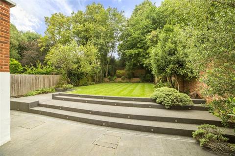 4 bedroom apartment to rent, Bracknell Gardens, London, NW3