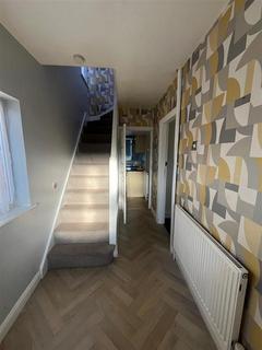 4 bedroom semi-detached house to rent, Hodge Hill Road, Birmingham B34