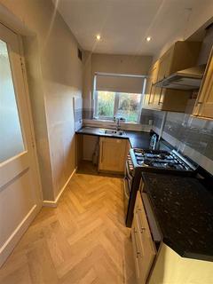 4 bedroom semi-detached house to rent, Hodge Hill Road, Birmingham B34