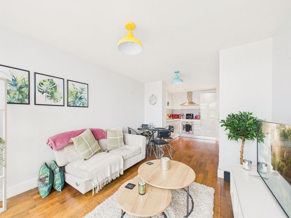 Lounge/Diner &amp; Kitchen