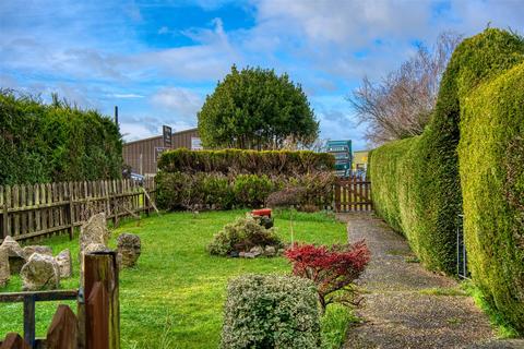2 bedroom end of terrace house for sale, Addison Terrace, Gillingham
