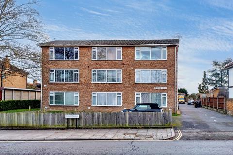 1 bedroom flat for sale, Second Floor Flat, 19 Salliesfield, 51 Kneller Road, Kneller Road, Twickenham, Middlesex, TW2 7DQ