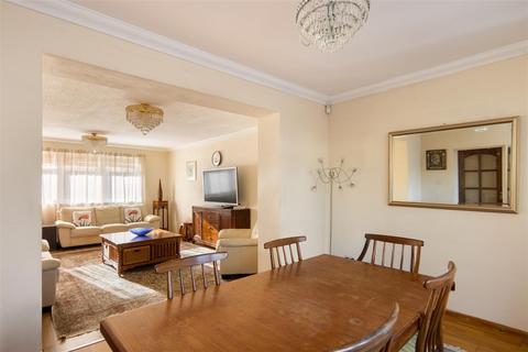 4 bedroom semi-detached house for sale, Valley Side, London E4