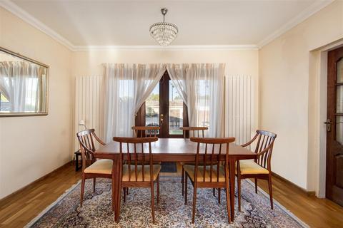 4 bedroom semi-detached house for sale, Valley Side, London E4