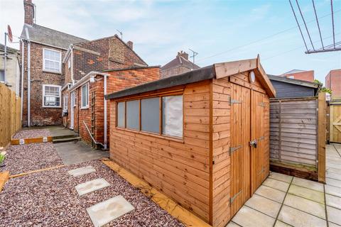 3 bedroom terraced house for sale, London Road, Boston