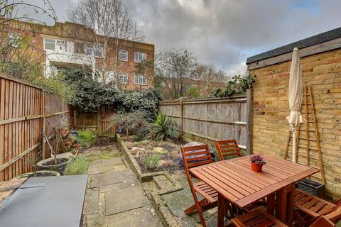 2 bedroom terraced house to rent, Sherland Road, Twickenham TW1
