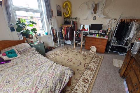 4 bedroom house to rent, Kelsall Road, Leeds LS6