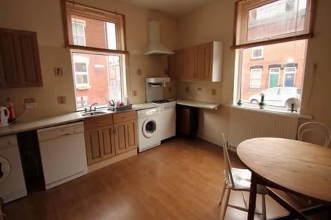 4 bedroom house to rent, Kelsall Road, Leeds LS6