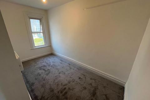 2 bedroom flat to rent, The Polygon, Southampton