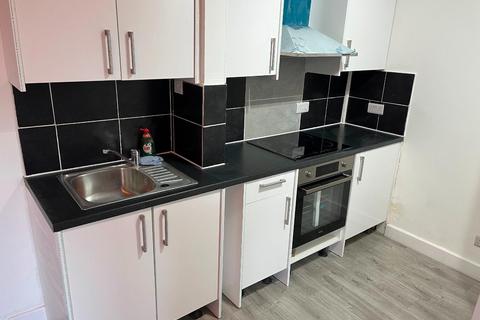 2 bedroom flat to rent, The Polygon, Southampton