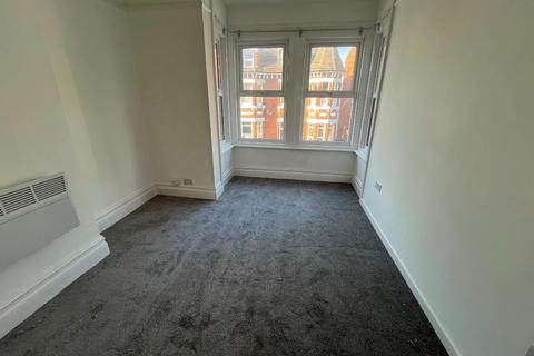 2 bedroom flat to rent, The Polygon, Southampton