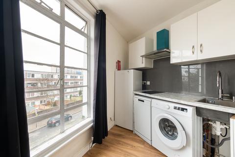 Studio to rent, Southampton Road, London, NW5