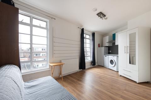 Studio to rent, Southampton Road, London, NW5