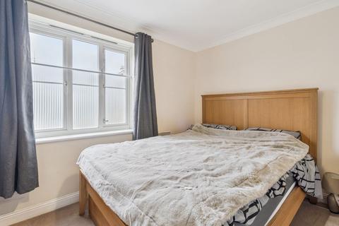 2 bedroom flat for sale, London Road, High Wycombe HP10