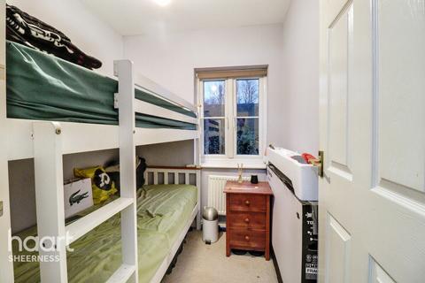 3 bedroom end of terrace house for sale, Archer Court, Kent