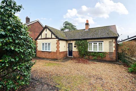 2 bedroom bungalow to rent, Reading Road South, Fleet GU52