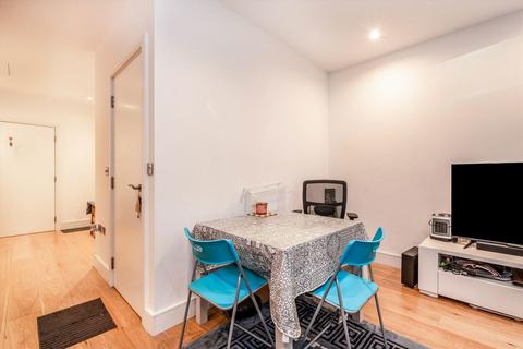 undefined, Staines Road, Hounslow TW3