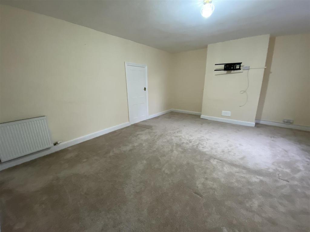 LOUNGE 1.jpg