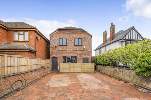 2 bedroom apartment to rent, High Street, Stotfold, Hitchin, SG5
