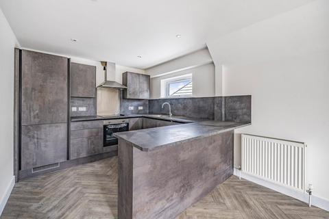 2 bedroom apartment to rent, High Street, Stotfold, Hitchin, SG5