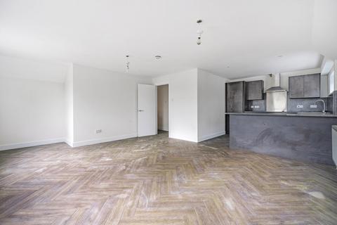 2 bedroom apartment to rent, High Street, Stotfold, Hitchin, SG5