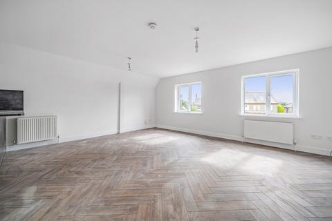 2 bedroom apartment to rent, High Street, Stotfold, Hitchin, SG5
