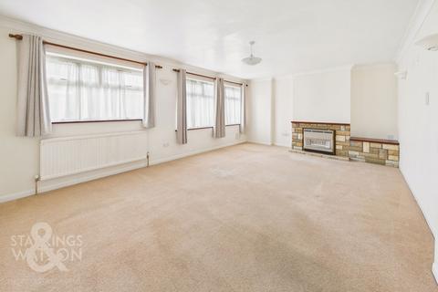 3 bedroom semi-detached house for sale, Linacre Avenue, Sprowston, Norwich