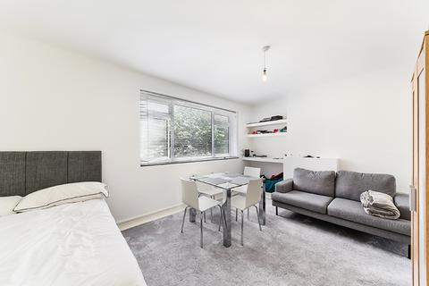 Studio to rent, Ospringe House, Wootton Street London SE1