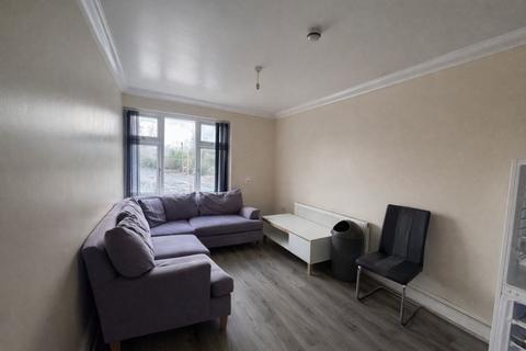 2 bedroom apartment to rent, Amersham Road, High Wycombe