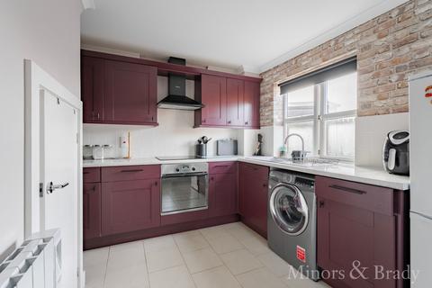 2 bedroom end of terrace house to rent, Waxham Road, Sea Palling