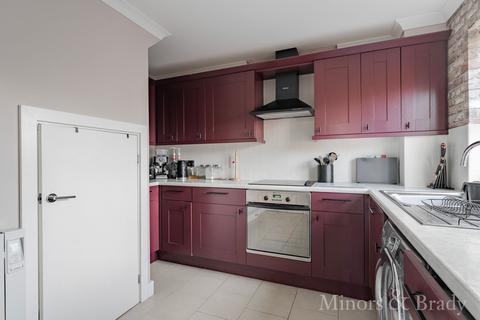 2 bedroom end of terrace house to rent, Waxham Road, Sea Palling