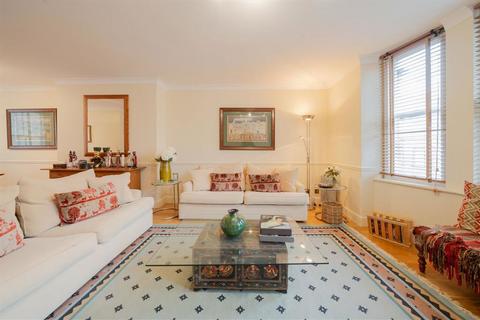 2 bedroom flat for sale, Paddington Street, London W1U
