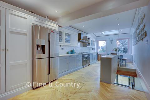3 bedroom semi-detached house for sale, York Hill, Loughton, Essex