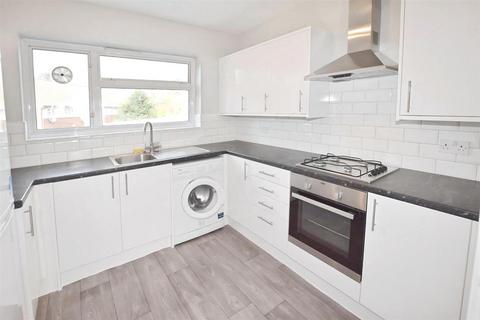 2 bedroom flat to rent, Temple Close, Finchley