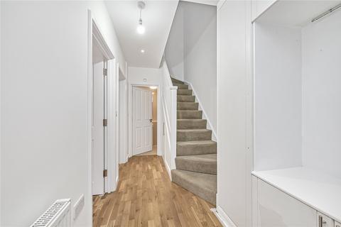 4 bedroom terraced house to rent, Birkwood Close, London, SW12