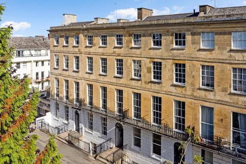 1 bedroom flat for sale, Cheltenham, Gloucestershire, GL52