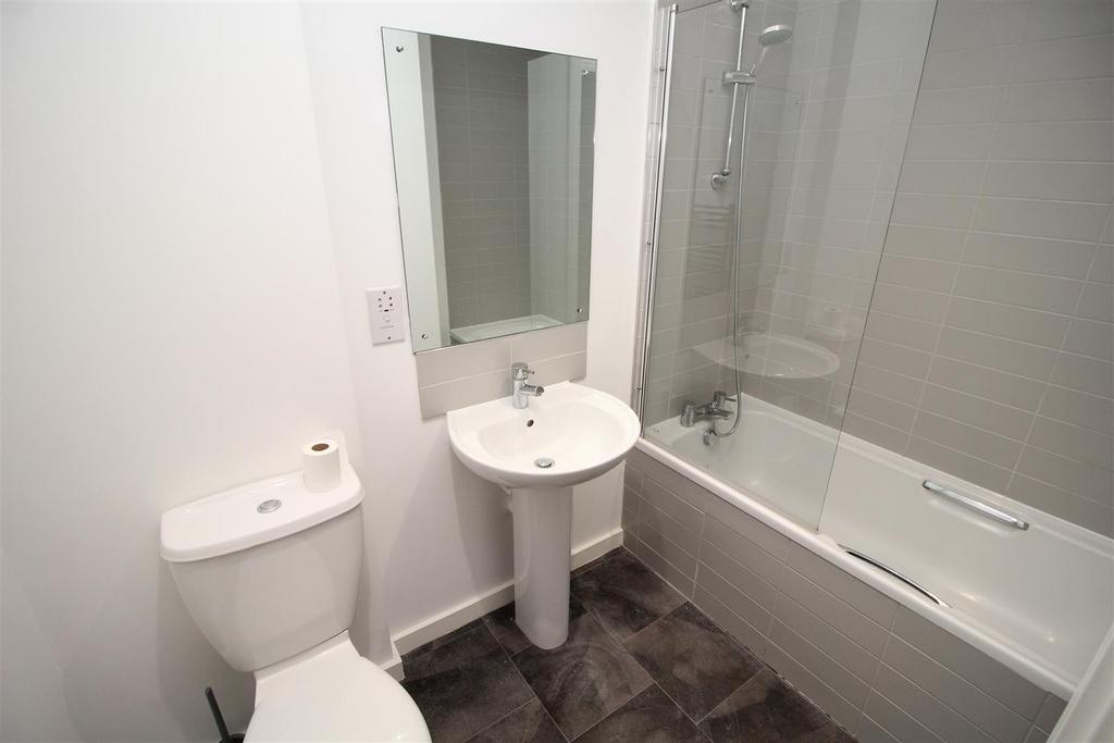 Bathroom 1.JPG