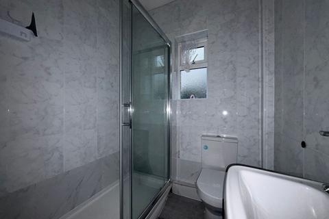2 bedroom flat for sale, 6 Eldon Avenue, Borehamwood, Hertfordshire, WD6 1PP