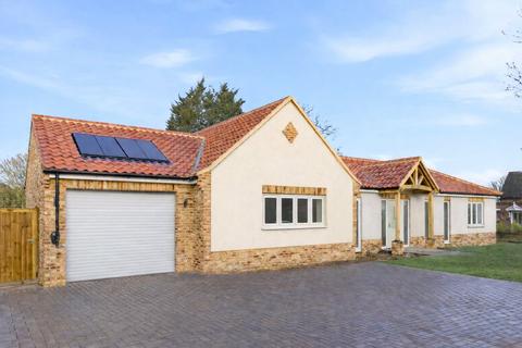 3 bedroom bungalow for sale, Firth Way, Great Moulton, Norwich, Norfolk, NR15