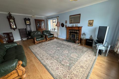 2 bedroom bungalow for sale, Ladyfields, Midway, Swadlincote, Derbyshire, DE11