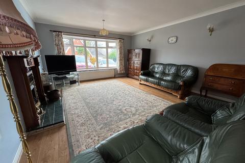 2 bedroom bungalow for sale, Ladyfields, Midway, Swadlincote, Derbyshire, DE11